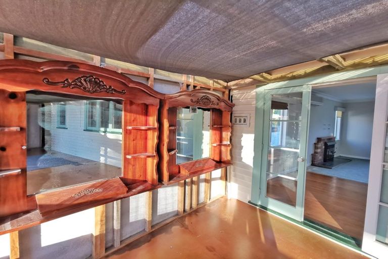 Photo of property in 6 Marlene Avenue, Te Atatu South, Auckland, 0610