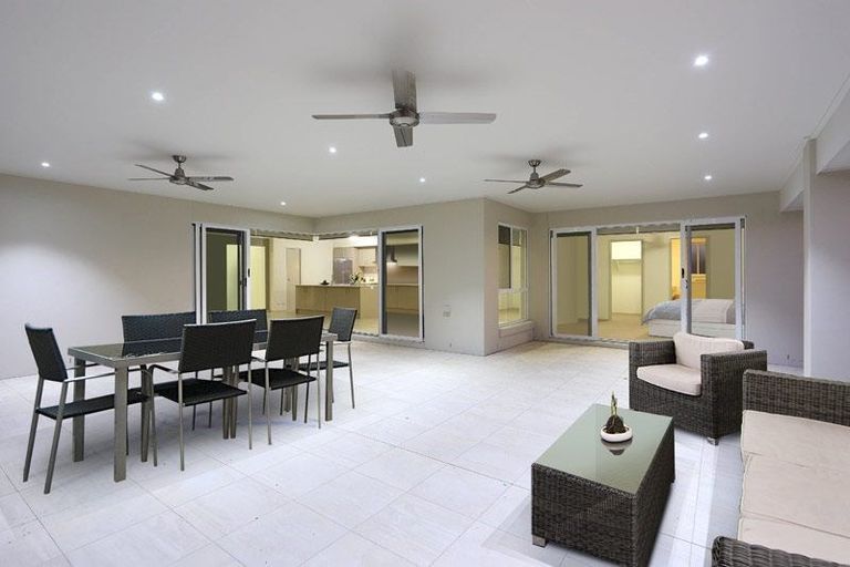 Photo of property in 90 Hayfield Way, Karaka, Papakura, 2113