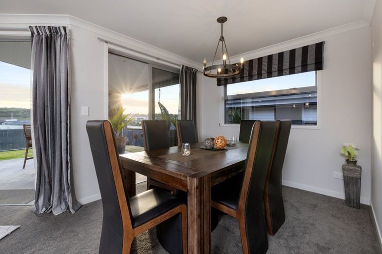 Photo of property in 20 Rochfort Crescent, Pyes Pa, Tauranga, 3112