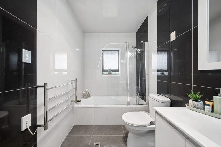 Photo of property in 3 Mckean Avenue, Manurewa, Auckland, 2102