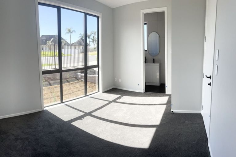 Photo of property in 2 Picnic Point Road, Hobsonville, Auckland, 0616