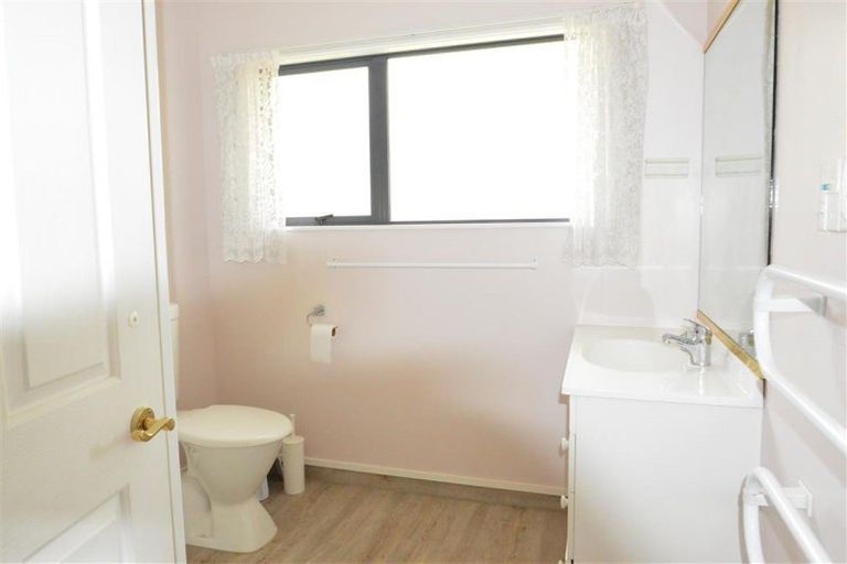 Photo of property in 75a Queen Street West, Levin, 5510