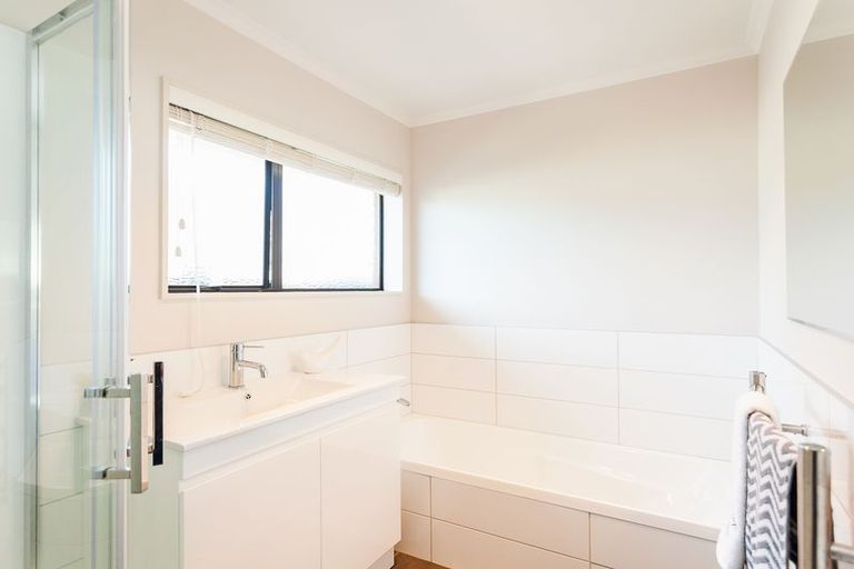 Photo of property in 6 Jensen Street, Hokowhitu, Palmerston North, 4410