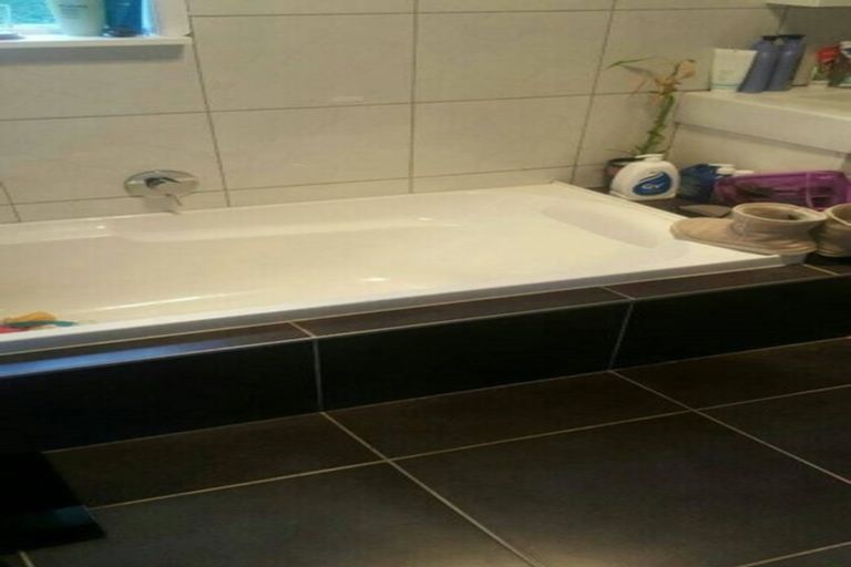 Photo of property in 70 Weldene Avenue, Glenfield, Auckland, 0629