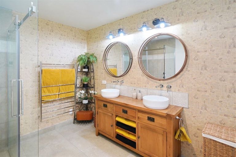 Photo of property in 1/1 Loe Place, Amberley, 7410