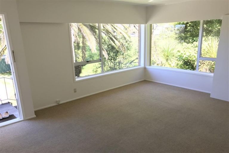 Photo of property in 1/16a Diana Drive, Glenfield, Auckland, 0627