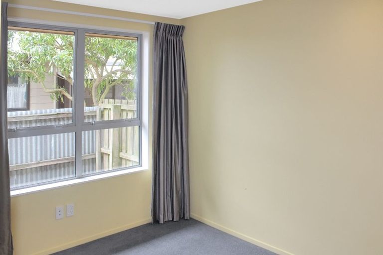 Photo of property in 2/39b Oakhampton Street, Hornby, Christchurch, 8042