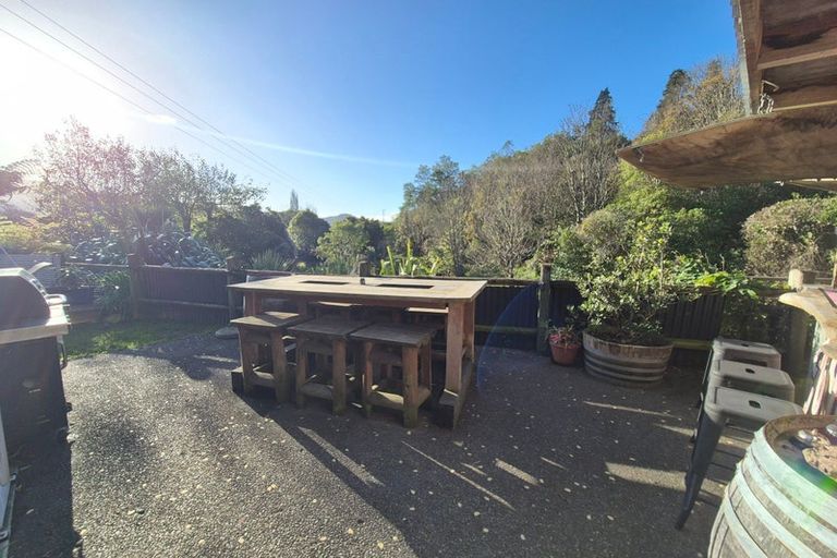 Photo of property in 4 Heather Place, Picton, 7220