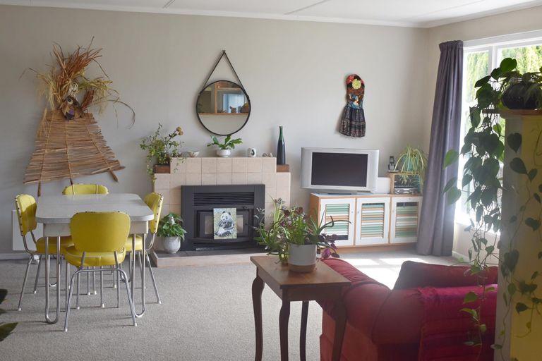 Photo of property in 75 Victoria Street, Carterton, 5713