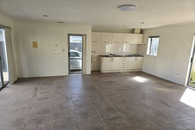 Photo of property in 10 Bushpark Place, Flat Bush, Auckland, 2016