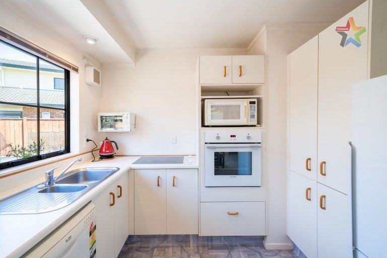 Photo of property in 2/25 De Menech Grove, Avalon, Lower Hutt, 5011