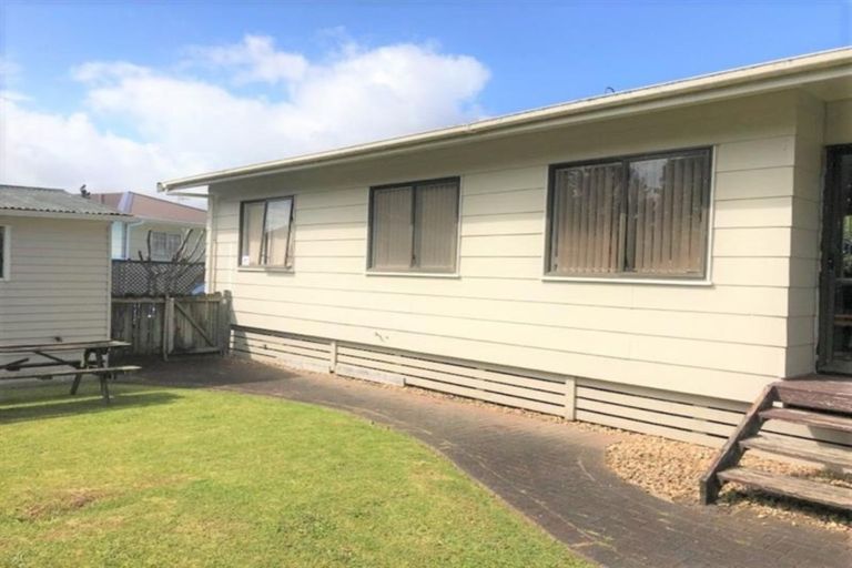 Photo of property in 1/12 Avis Avenue, Papatoetoe, Auckland, 2025