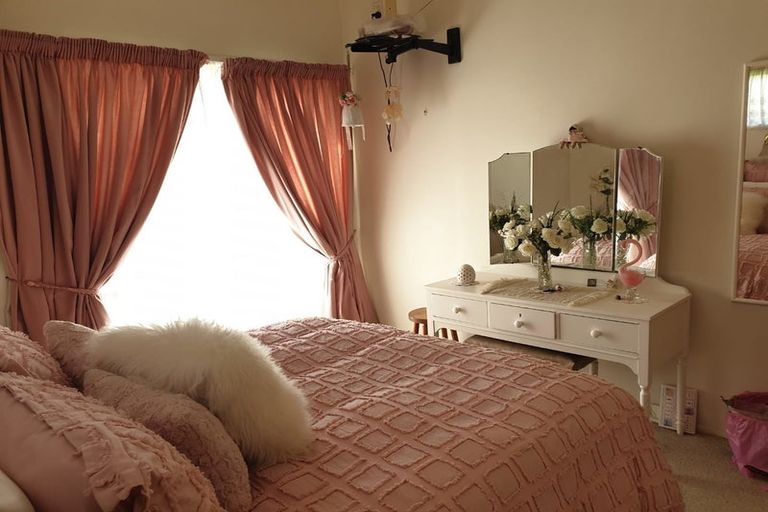 Photo of property in 18 Dunraven Place, Torbay, Auckland, 0630