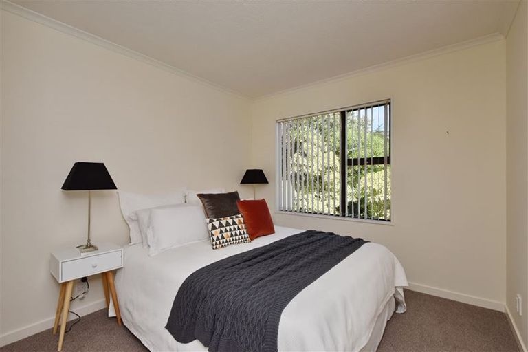 Photo of property in 122 Mccormacks Bay Road, Redcliffs, Christchurch, 8081