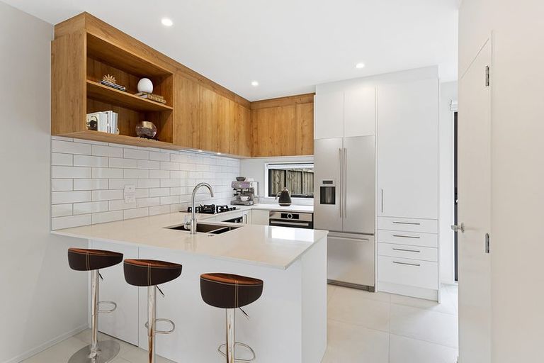 Photo of property in 6 Port Way, Rosehill, Papakura, 2113