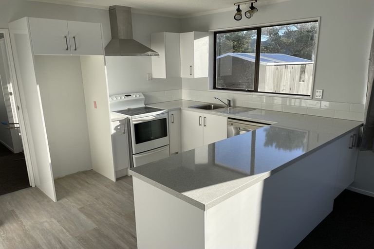 Photo of property in 63 Percy Dyett Drive, Karori, Wellington, 6012