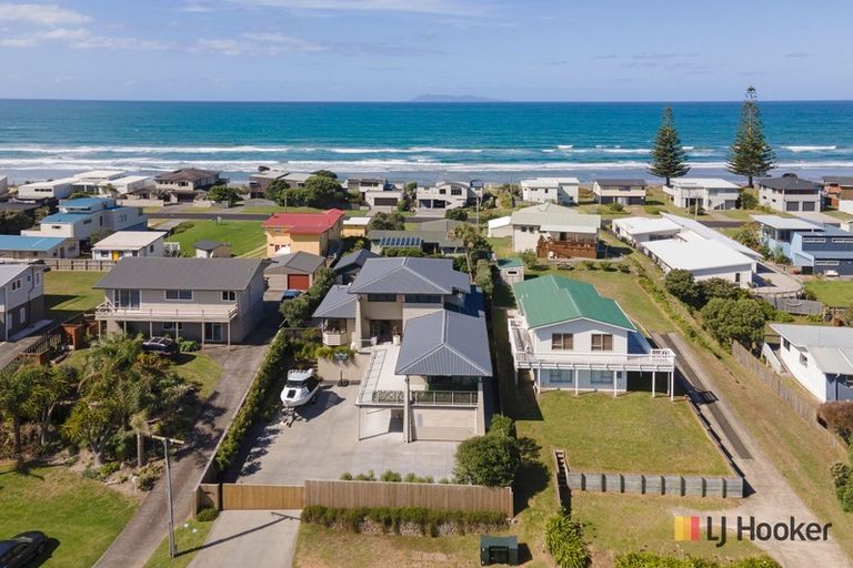 Photo of property in 55 Seaforth Road, Waihi Beach, 3611