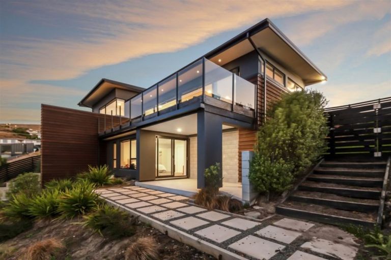 Photo of property in 3 The Terrace, Mount Pleasant, Christchurch, 8081