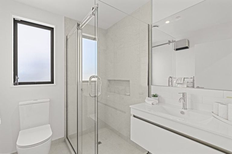 Photo of property in 2/130 Holly Road, St Albans, Christchurch, 8014