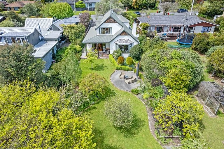 Photo of property in 18 Huia Street, Waikanae, 5036