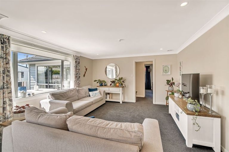 Photo of property in 99 Middlepark Road, Sockburn, Christchurch, 8042