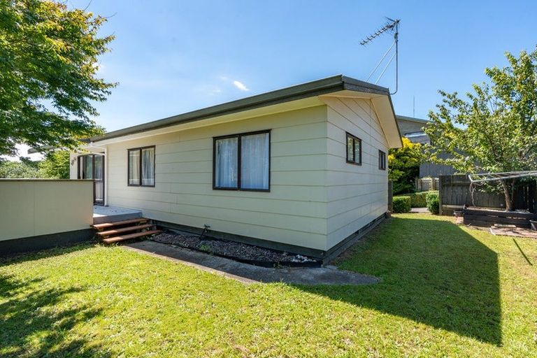 Photo of property in 32 Lansdowne Crescent, Glenview, Hamilton, 3206