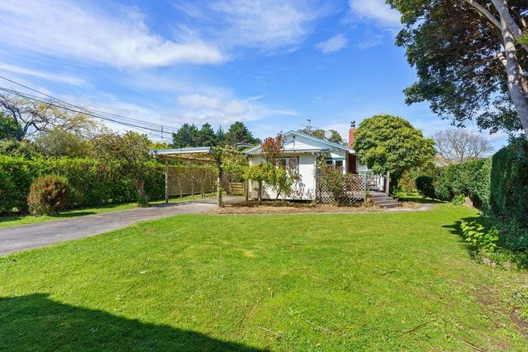Photo of property in 56 Te Moana Road, Waikanae Beach, Waikanae, 5036