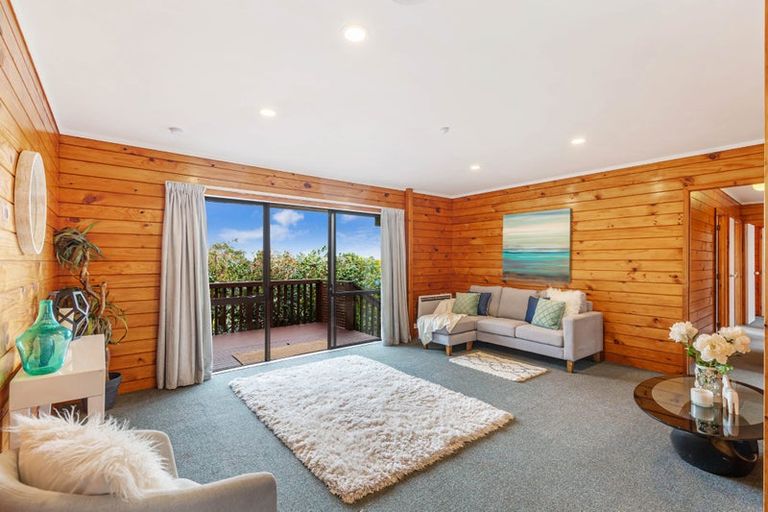 Photo of property in 1/38 Elizabeth Drive, West Harbour, Auckland, 0618
