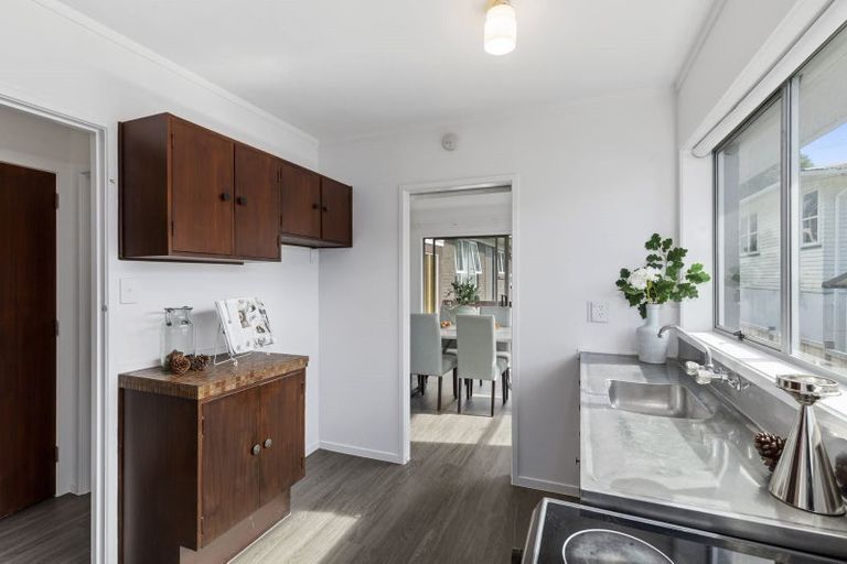 Photo of property in 2/22 Peach Road, Glenfield, Auckland, 0629