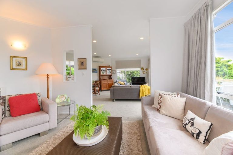 Photo of property in 2/87a Kowhai Road, Mairangi Bay, Auckland, 0630