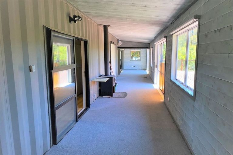 Photo of property in 4987 Christchurch Akaroa Road, Little River, 7591