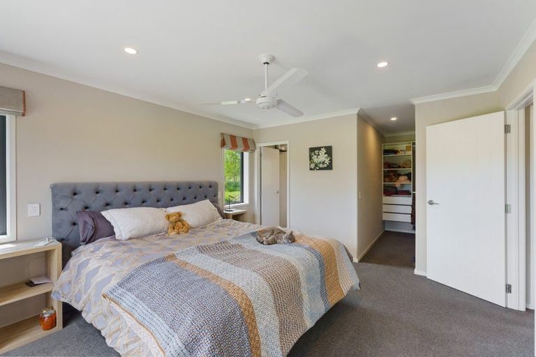 Photo of property in 40 Kristin Place, Manakau, Levin, 5573