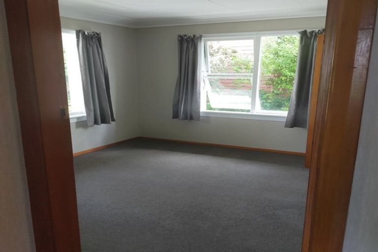 Photo of property in 16 Seaview Terrace, Kew, Dunedin, 9012
