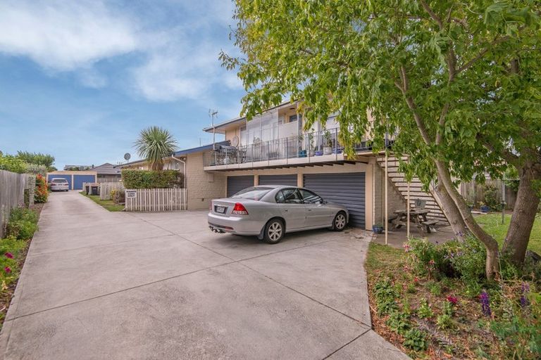 Photo of property in 2/355 Worcester Street, Linwood, Christchurch, 8011