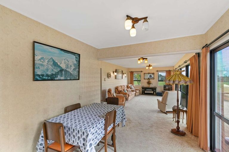 Photo of property in 2/16 Litten Road, Cockle Bay, Auckland, 2014