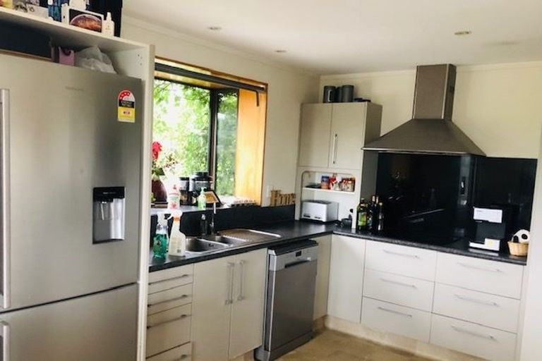 Photo of property in 5 Chilton Drive, Paraparaumu, 5032