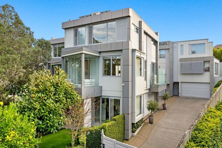 Photo of property in Montrose Villas, 441c Beach Road, Mairangi Bay, Auckland, 0630