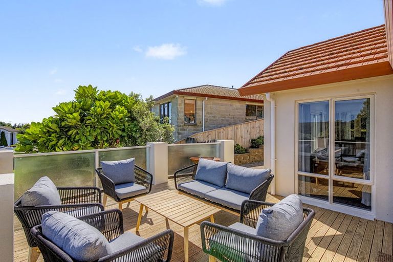 Photo of property in 127 Milne Drive, Paraparaumu, 5032