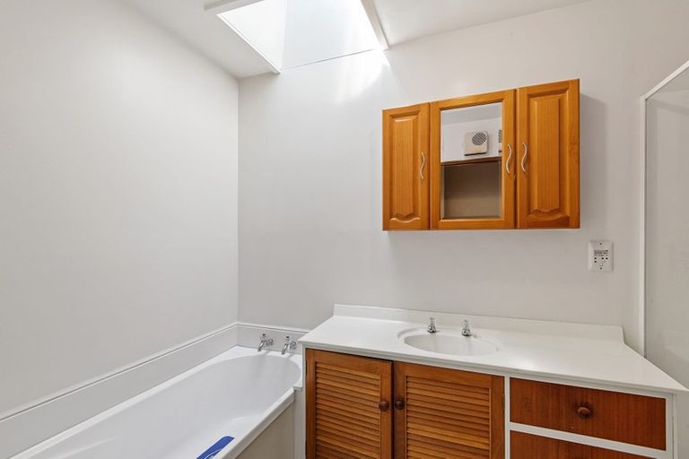 Photo of property in 40 Highland Place, Avonhead, Christchurch, 8042