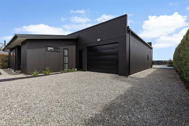 Photo of property in 99 Cashmere Bay Road, Moana, 7875