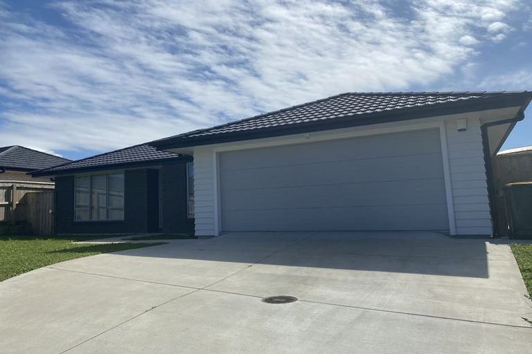 Photo of property in 21 Pouate Way, Waiuku, 2123