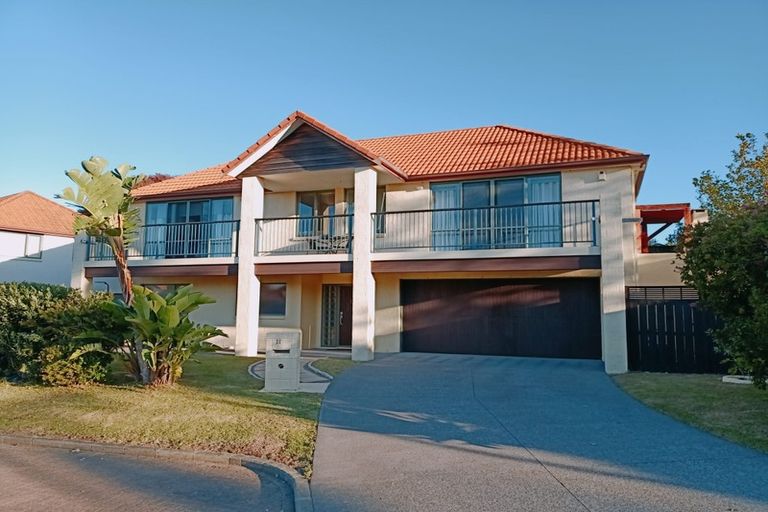 Photo of property in 11 Parkwood Crescent, Gulf Harbour, Whangaparaoa, 0930