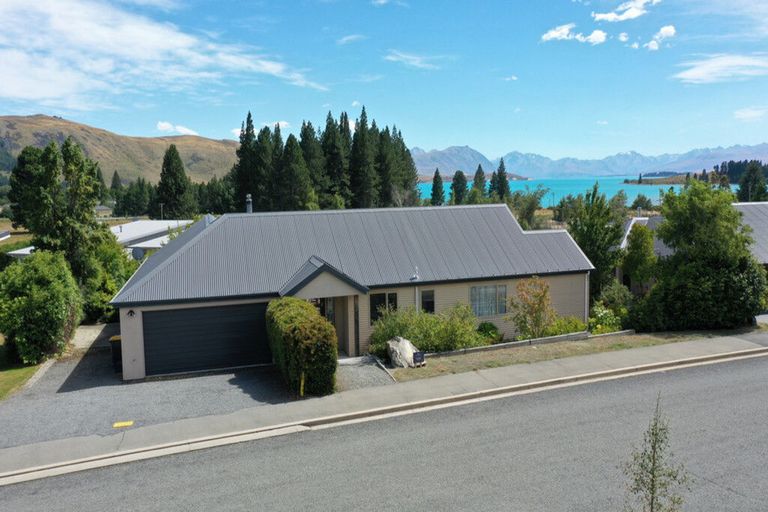 Photo of property in 27 Hamilton Drive, Lake Tekapo, 7999