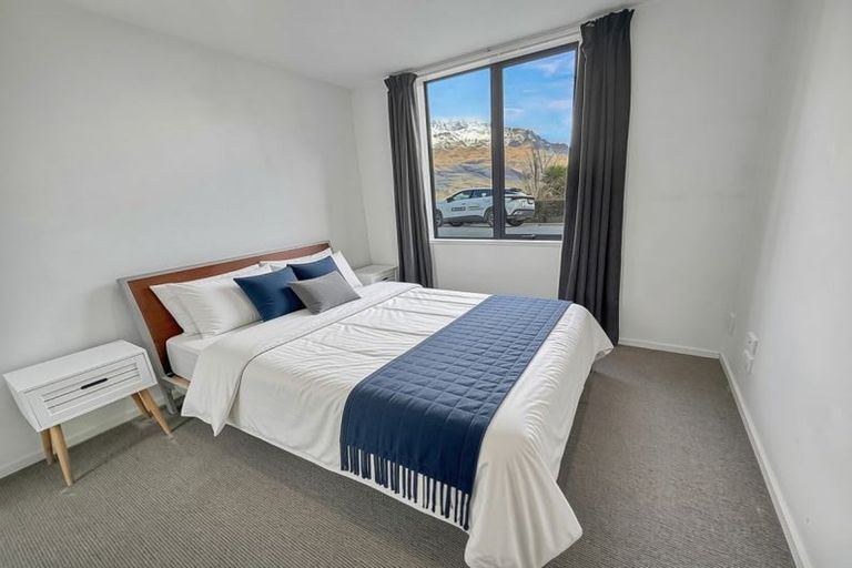 Photo of property in Arno Apartment, 10/8 Mckerrow Place, Sunshine Bay, Queenstown, 9300