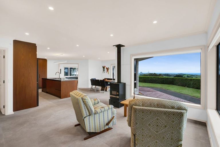 Photo of property in 171 Sealy Road, Omata, New Plymouth, 4374