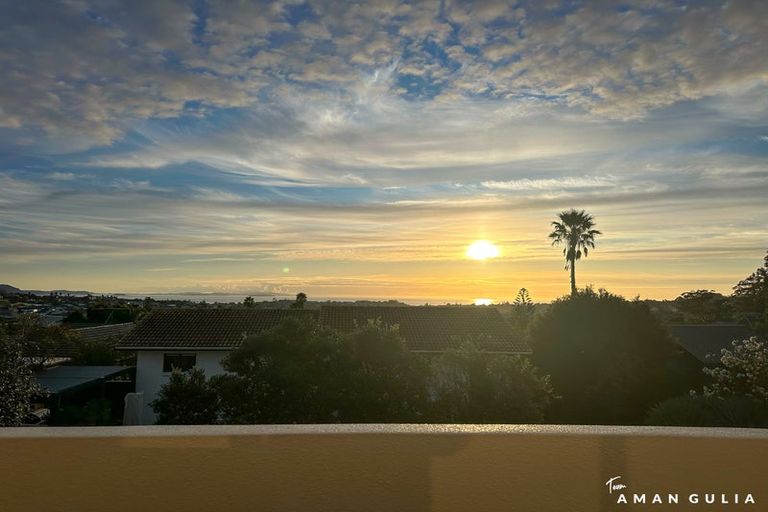 Photo of property in 22 Whangaparaoa Road, Red Beach, 0932