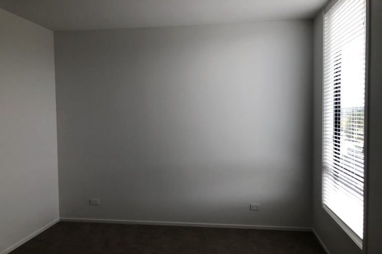 Photo of property in 17 Waka Moana Drive, Hobsonville, Auckland, 0616