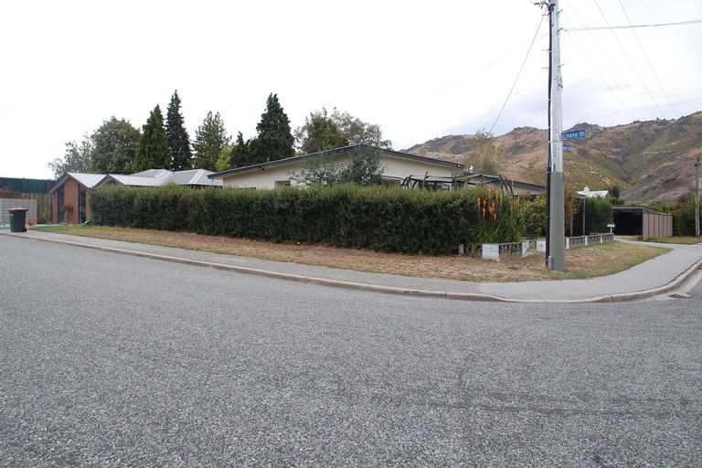 Photo of property in 27 Orient Street, Cromwell, 9310