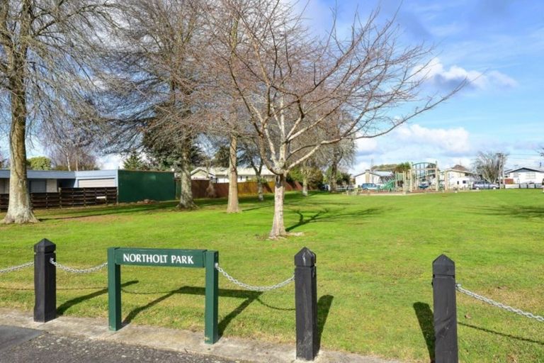 Photo of property in 18 Northolt Road, Fairview Downs, Hamilton, 3214