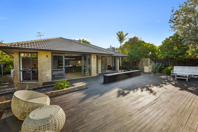 Photo of property in 15 Elliot Street, Howick, Auckland, 2014